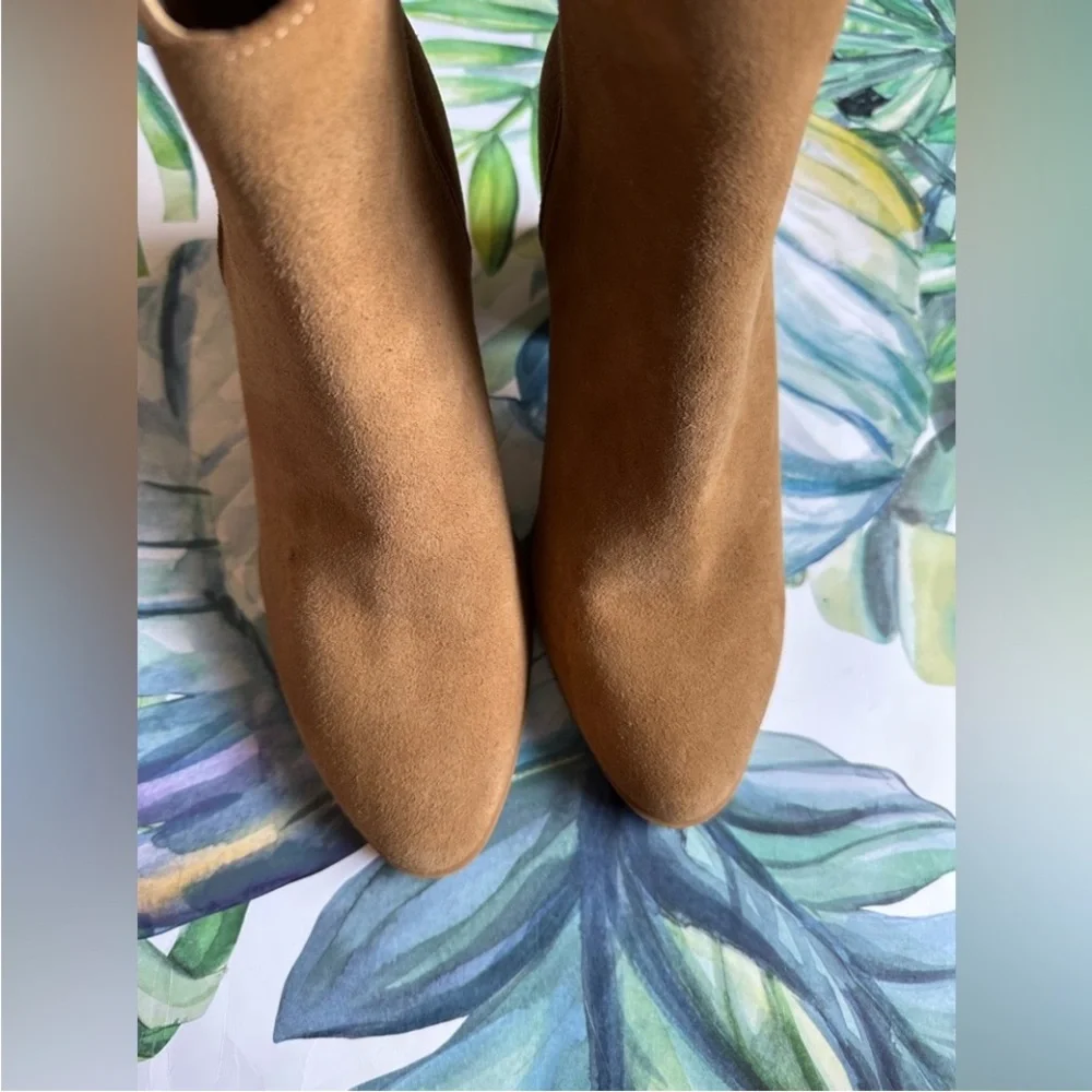 MIA Aedlin boots - tan suede 7.5 NWOT